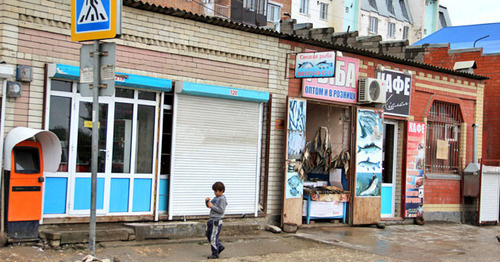 Магазины в Хасавюрте. Фото Магомеда Магомедова для "Кавказского узла"