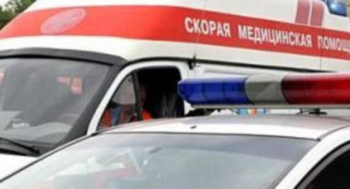 Автомобили полиции и скорой помощи. Фото: http://direct-press.ru/v-rossii/68958-pod-gudermesom-v-dtp-semi-avtomobilej-pogiblo-sem-chelovek Автомобили полиции и скорой помощи. Фото: http://direct-press.ru/v-rossii/68958-pod-gudermesom-v-dtp-semi-avtomobilej-pogiblo-sem-chelovek. новости дагестан 2015
