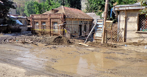 Один из жилых домов на улице Сванидзе, не подлежащих восстановлению. Тбилиси, июнь 2015 г. Фото Инны Кукуджановой для "Кавказского узла"