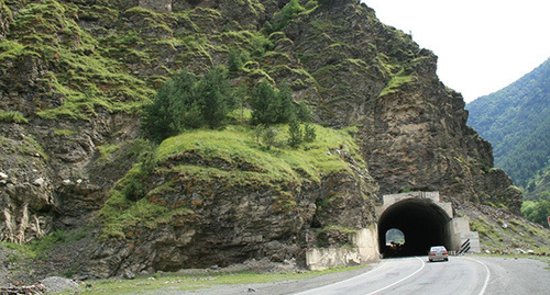 Туннель на транскавказской магистрали. Фото: http://ecoportal.su/news.php?day_now=20&month=8&year=2012