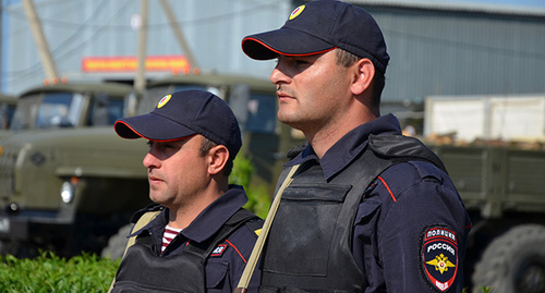 Сотрудники полиции. Фото: http://www.vvmvd.ru/news/news_6107.html