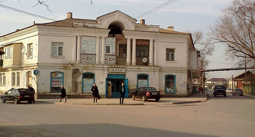 Площадь в Кизляре. Фото: http://www.kizlyar05.ru/photo/6-0-940