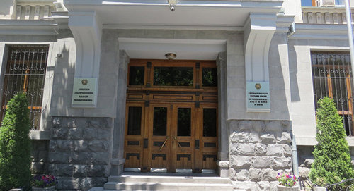 Вход в здание Генпрокуратуры Армении. Фото: http://sputnikarmenia.ru/armenia/20151111/1070687.html