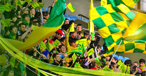 Болельщики футбольного клуба "Анжи". Фото http://www.fc-anji.ru/