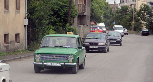 Советские автомобили на дорогах грузинского Телави. Фото Магомеда Магомедова для "Кавказского узла"