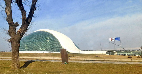 Парламент Грузии. Фото: Kavkazinter https://ru.wikipedia.org/