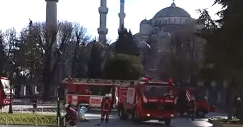 На месте теракта в Стамбуле. 12 января 2016 г. Кадр из видео пользователя GASP ! HOLLYWOOD https://www.youtube.com/watch?v=WKqsymCTPyU