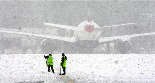 Аэродром в снегопад. Фото: http://www.stavropolye.tv/sfdnews/view/63947