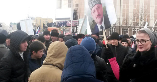 Жители Чечни на митинге в поддержку Кадырова. Грозный, 22 января 2016 г. Фото Николая Петрова для "Кавказского узла"