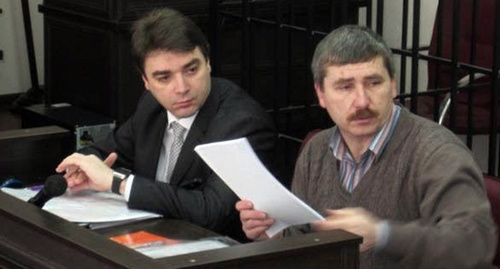  Валерий Бриних (справа) на заседании суда. фото Александра Петина