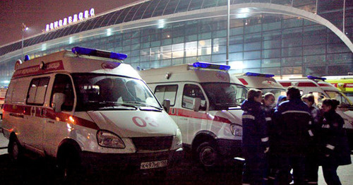 Медицинские бригады в Домодедово. Москва, 24 января 2011 г. Фото: Yuri Timofeyev (RFE/RL)