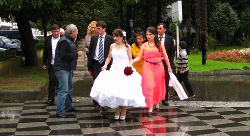 Участники свадебной церемонии в Грузии. Батуми, Аджария. Фото Юлии Кашеты для "Кавказского узла".
