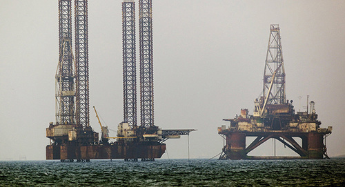 Нефтедобывающая платформа. Фото: © Sputnik/ Антон Денисов, http://ru.sputnik.az/economy/20151207/402933288.html