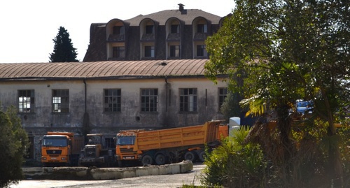 Мебельная фабрика в Дагомысе, на территории которой планируется построить жилой комплекс. Фото Светланы Кравченко для "Кавказского узла"