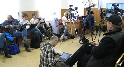 Журналисты в зале с видеотрансляцией заседания по делу Савченко, 2 марта 2016 года. Фото Константина Волгина для "Кавказского узла"