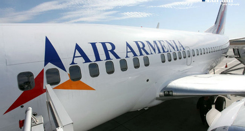 Самолёт авиакомпании Air Armenia. Фото: http://avia.pro/blog/aviakompaniya-eyr-armeniya?page=52