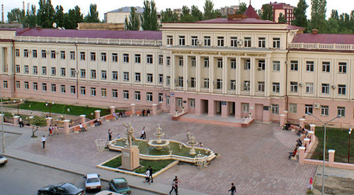 Дагестанский Государственный Педагогический Университет. Фото: Shamil Magomedov https://ru.wikipedia.org/