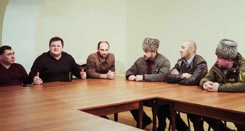 Участники заседания черкесских активистов, 17 марта 2016 года, фото Аси Капаевой для "Кавказского узла"