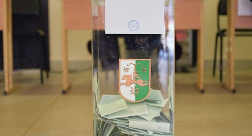 Урна для бюллетеней на выборах в органы местного самоуправления Сухума. Фото: . © Sputnik. Томас Тхайцук, http://sputnik-abkhazia.ru/Abkhazia/20160401/1017765775.html