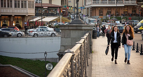 Метехский мост в центре Тбилиси. Фото: © Sputnik/ Alexander Imedashvili, http://sputnik-georgia.ru/society/20160429/231398962.html