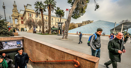 Жители Баку на улицах города. Фото Азиза Каримова для "Кавказского узла"