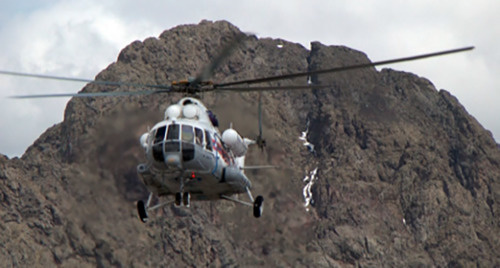 Вертолёт МЧС в горах. Фото: http://07.mchs.gov.ru/pressroom/news/item/3689258