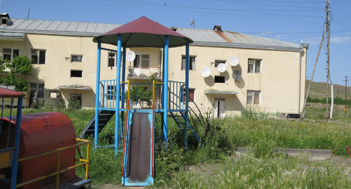 Детская площадка в Мертакерте, НКР. Фото Алвард Григорян для "Кавказского узла"