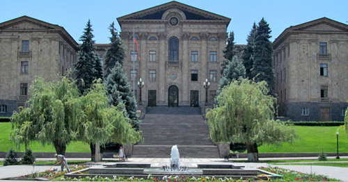 Здание парламента Армении. Фото Тиграна Петросяна для "Кавказского узла"