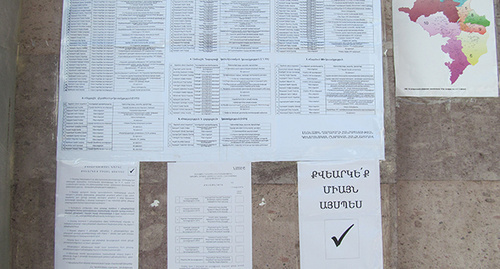 Информация о правилах голосования на избирательном участке. Ереван. Фото Армине Мартиросян для "Кавказского узла"