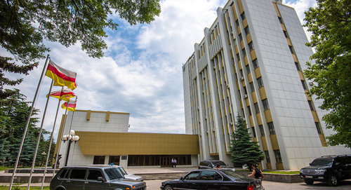 Здание правительства Южной Осетии. Фото © Sputnik / Алексей Ковалев
http://sputnik-ossetia.ru/South_Ossetia/20170505/4111711.html