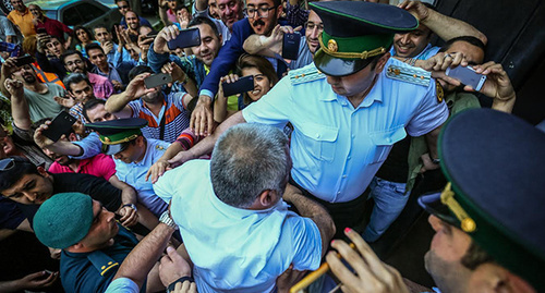 Арест Афгана Мухтарлы. Фото Азиза Каримова для "Кавказского узла"