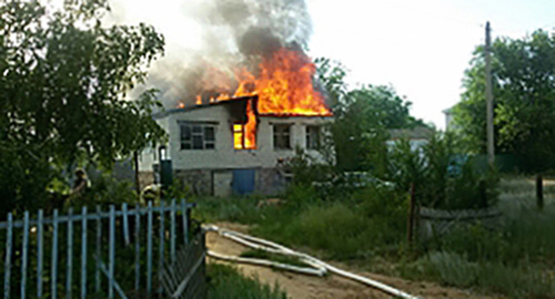 пожар в Енотаевском районе. Фото http://30.mchs.gov.ru/operationalpage/operational/item/5407825/