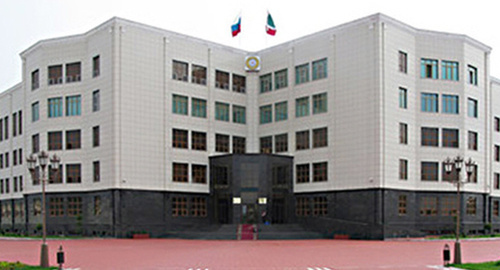  Гудермесский горсуд. Фото http://maxfloor.ru/?k=Глава+и+Правительство+Чеченской+Республики
