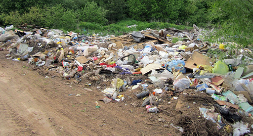 Незаконная свалка мусора. Фото http://www.job43.ru/article_view?a_id=25996