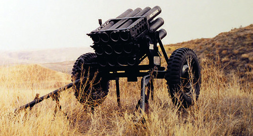Реактивные систем залпового огня  TR-107 Фото http://ru.oxu.az/war/94470