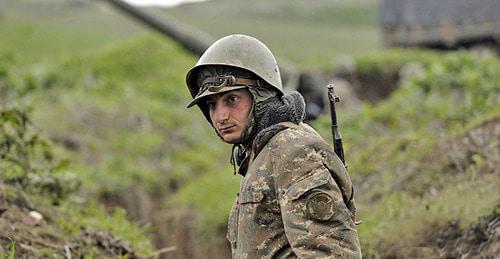 На линии соприкосновения в Нагорном Карабахе. Фото: Sputnik/ Асатур Есаянц
