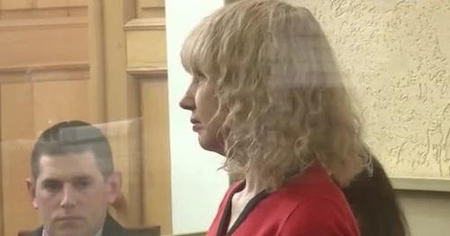 Инесса Тарвердиева в зале суда. Фото: скриншот видео с сайта телеканала "Россия"