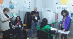 Наблюдатели на избирательном участке в Грузии. Фото Инны Кукуджановой для "Кавказского узла".