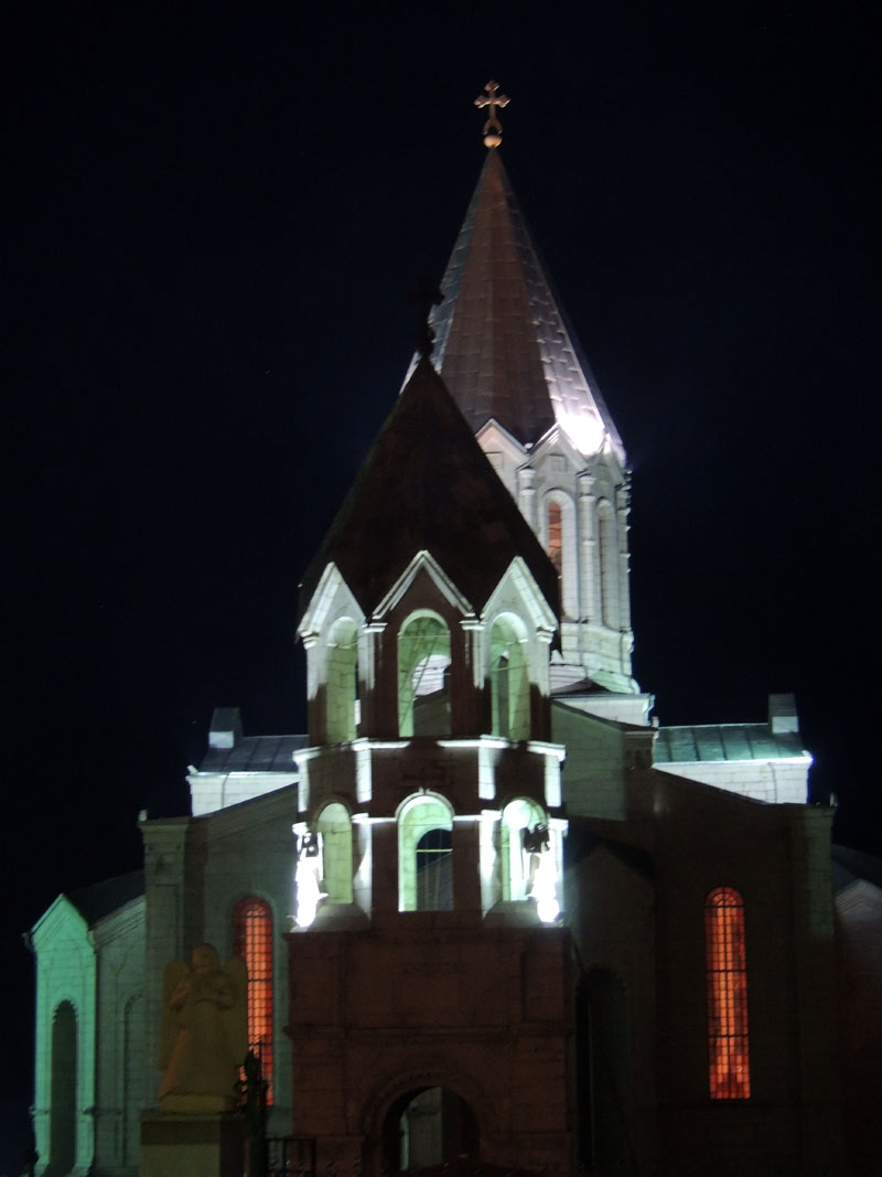 Церквоь Казанчецоц ночью.
