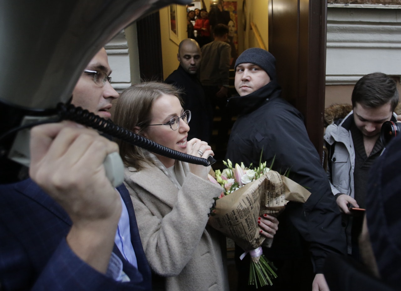 Собчак в&nbsp;толпе. Фото агентства &laquo;Reuters&raquo;