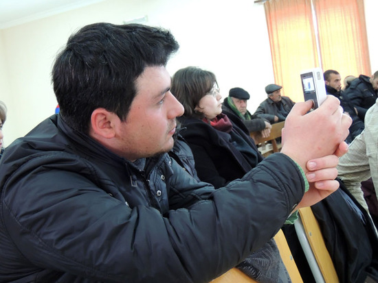Иван Мовсисян, студент, член партии от Степанскерта. Иван Мовсисян, студент, член партии от Степанскерта.