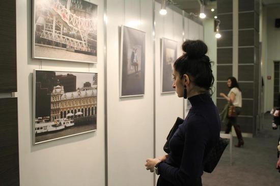 Фотовыставка работ Смбата Мелконяна. Посетители. Фотовыставка работ Смбата Мелконяна. Посетители.