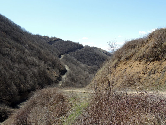 Дорога ведёт в с. Бердадзор. Дорога ведёт в с. Бердадзор.