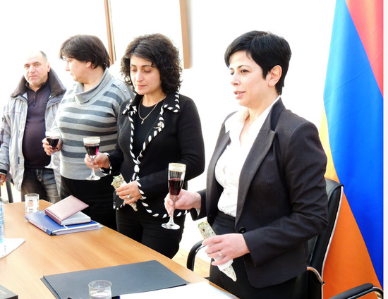 Министр сказала тост - поздравление с Новым годом, пожелание Мира в регионе... Министр сказала тост - поздравление с Новым годом, пожелание Мира в регионе...