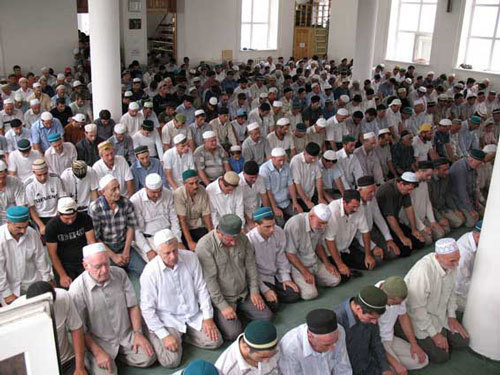 Коллективный намаз. Фото с сайта www.assalam.ru Коллективный намаз. Фото с сайта www.assalam.ru