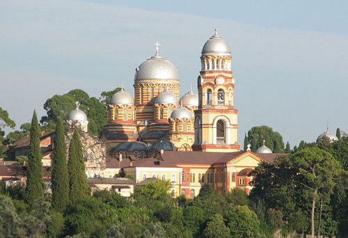 Новоафонский монастырь, Абхазия. Фото с сайта http://ru.wikipedia.org Новоафонский монастырь, Абхазия. Фото с сайта http://ru.wikipedia.org