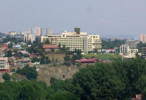 Шератон Метехи Палас. Тбилиси. Фото с сайта www.flickr.com/photos/erniewise Шератон Метехи Палас. Тбилиси. Фото с сайта www.flickr.com/photos/erniewise