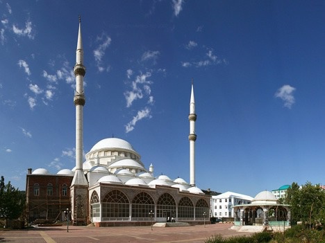 Мечеть в Дагестане. Фото с сайта Alenok.ru Мечеть в Дагестане. Фото с сайта Alenok.ru