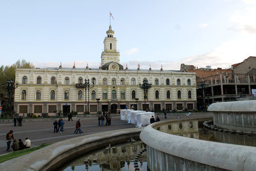 Грузия, бывшее здание Мэрии Тбилиси. 26 апреля 2009 года, Тбилиси. Фото "Кавказского Узла" Грузия, бывшее здание Мэрии Тбилиси. 26 апреля 2009 года, Тбилиси. Фото "Кавказского Узла"