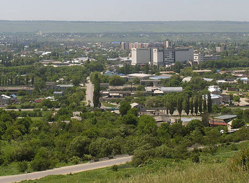 Черкесск, столица Карачаево-Черкессии. Фото с сайта http://web2.0karachaevo-cherkessia.ru Черкесск, столица Карачаево-Черкессии. Фото с сайта http://web2.0karachaevo-cherkessia.ru